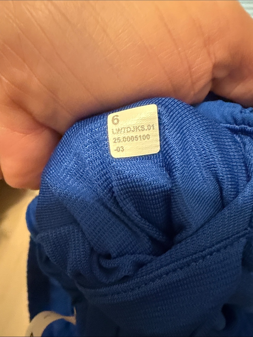 Lululemon Hotty hot short-HR/4”/size 6 royal blue color w/ liner - Picture 4 of 4